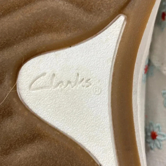 CLARKS CLOUDSTEPPERS WO SIZE 8.5  SLIP ON MULES  WHITE WITH BLUE DAISIES CLEAN - Picture 10 of 14